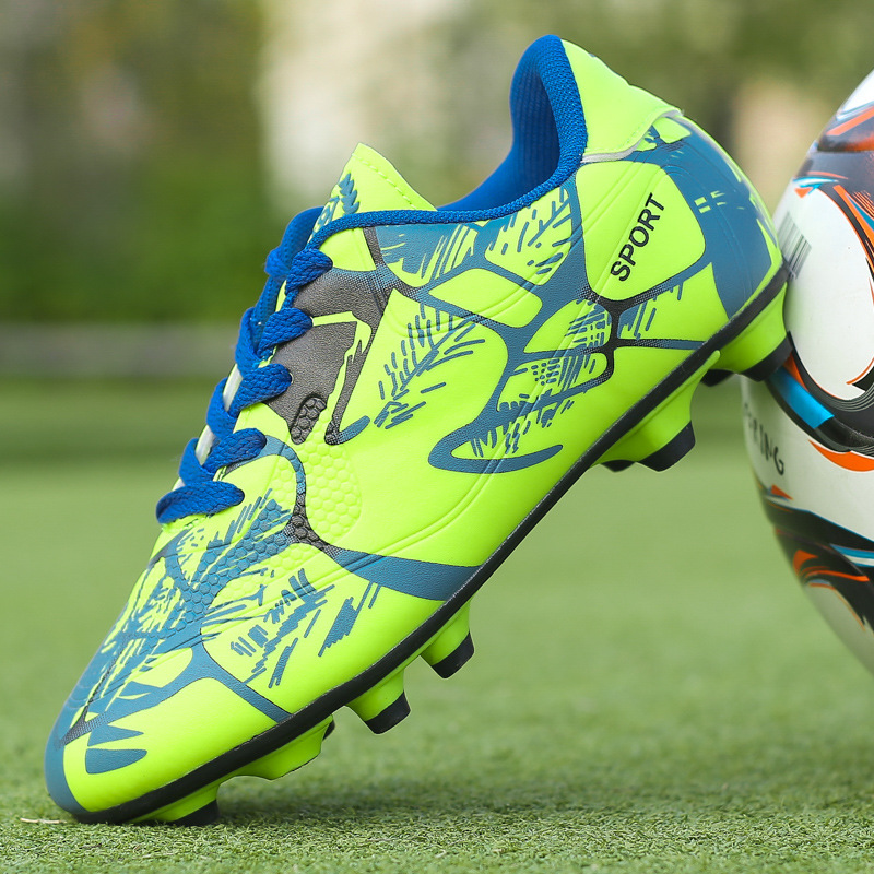 Nieuwe voetbalschoenen voor ki - Kids Outdoor Boots recensie en prijs